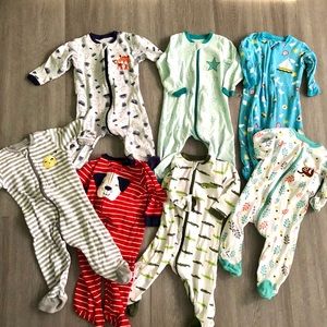 7 Footed Onesies- 9-12 month , great condition